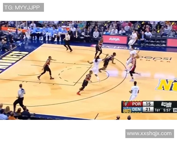 罗伯特森与魔术师的传奇对决:篮球历史上的巅峰时刻解析 罗伯特森与魔术师的传奇对决:篮球历史上的巅峰时刻解析