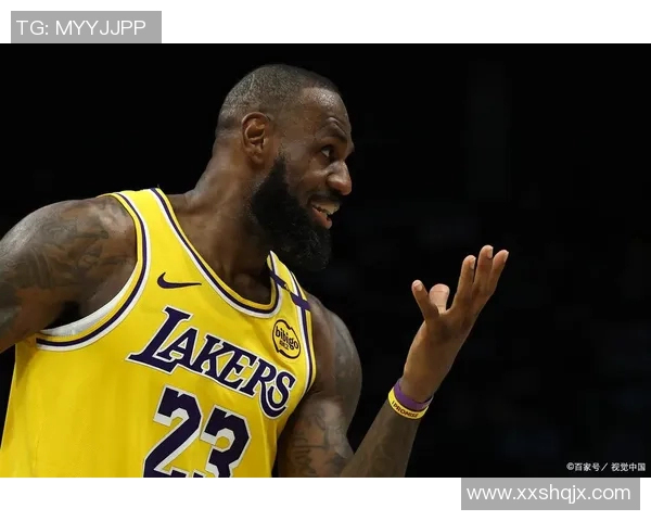 詹姆斯：从篮球场上的传奇到社会影响力的多重角色解析